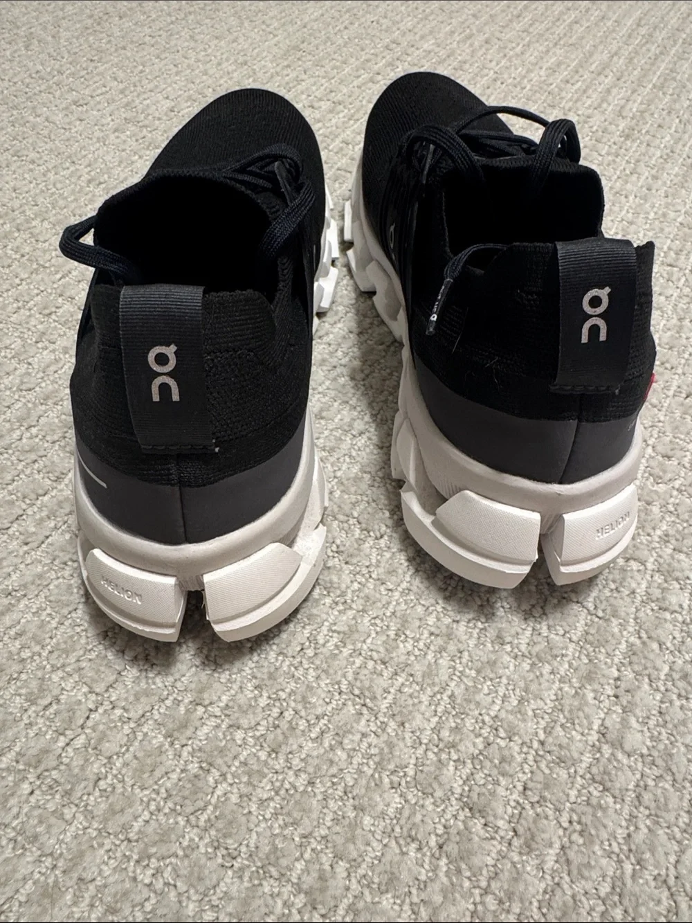 On Running Cloud Swift 3 Black/White Running Sneakers Womens size 9 - Picture 2 of 9